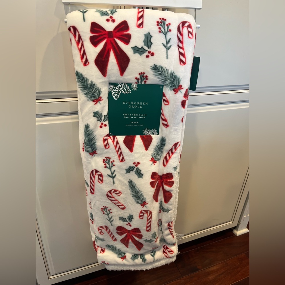 Evergreen Grove Holiday Christmas Tree Candy Cane Plush Blanket Throw